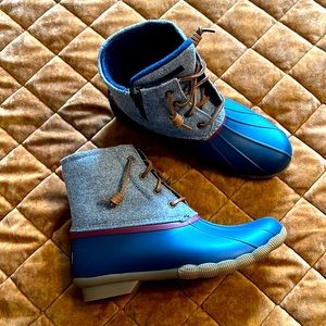 Brand new Sperry wet-weather boots.